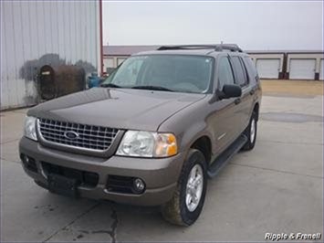 2005 Ford Explorer XLT 4dr XLT   - Photo 1 - Davenport, IA 52802