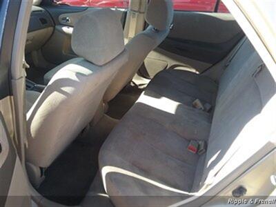 2001 Mazda Protege LX   - Photo 9 - Davenport, IA 52802