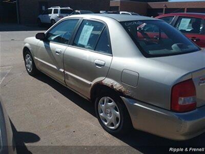 2001 Mazda Protege LX   - Photo 7 - Davenport, IA 52802