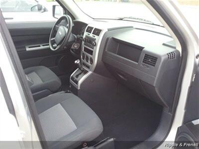 2008 Jeep Patriot Sport   - Photo 11 - Davenport, IA 52802