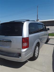 2010 Chrysler Town & Country Touring Plus   - Photo 12 - Davenport, IA 52802