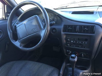 2000 Chevrolet Cavalier   - Photo 4 - Davenport, IA 52802