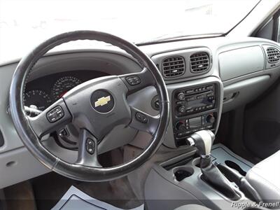 2005 Chevrolet Trailblazer LS   - Photo 5 - Davenport, IA 52802