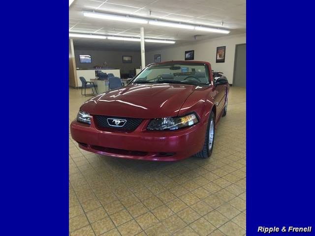 2004 Ford Mustang Deluxe   - Photo 1 - Davenport, IA 52802