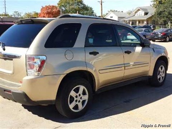 2005 Chevrolet Equinox LS   - Photo 4 - Davenport, IA 52802