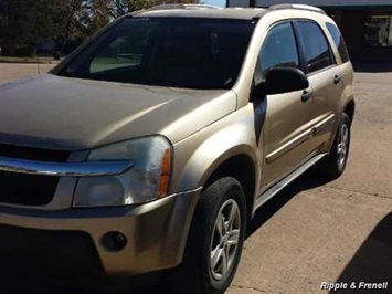 2005 Chevrolet Equinox LS   - Photo 2 - Davenport, IA 52802