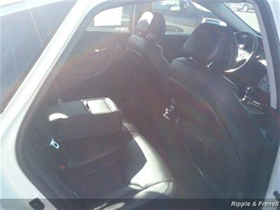 2013 Hyundai Azera   - Photo 12 - Davenport, IA 52802