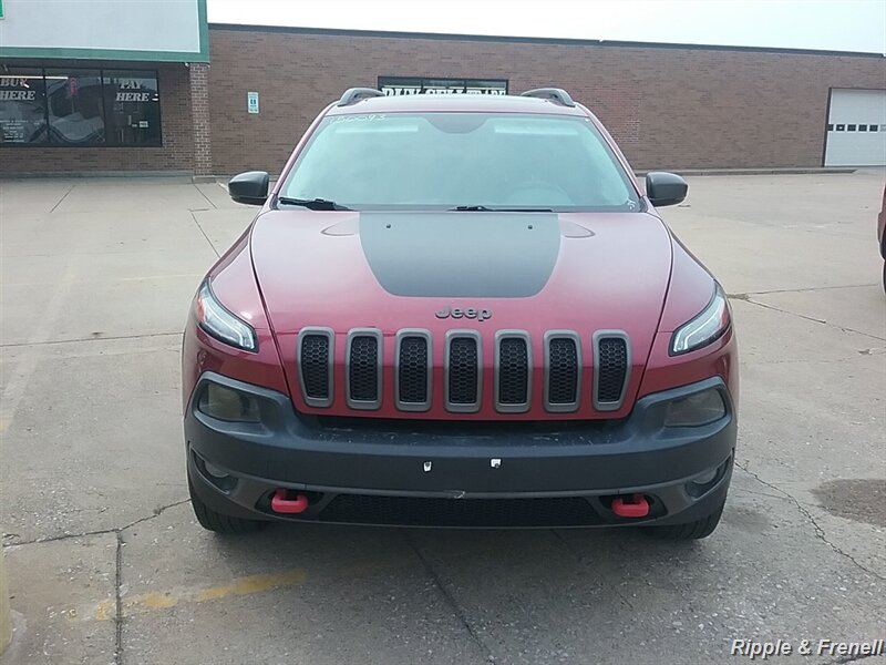 2015 Jeep Cherokee Trailhawk   - Photo 1 - Davenport, IA 52802
