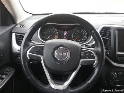 2015 Jeep Cherokee Trailhawk - Photo 12 - Davenport, IA 52802