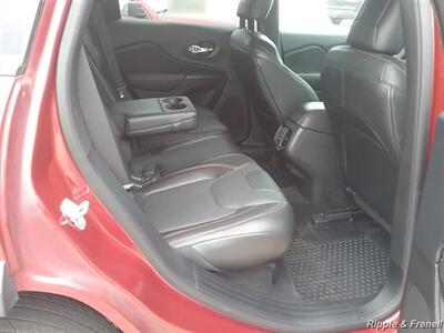 2015 Jeep Cherokee Trailhawk - Photo 11 - Davenport, IA 52802