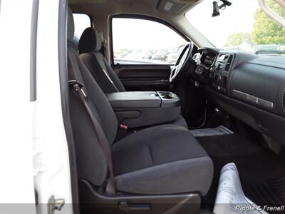 2009 Chevrolet Silverado 1500 LT   - Photo 7 - Davenport, IA 52802