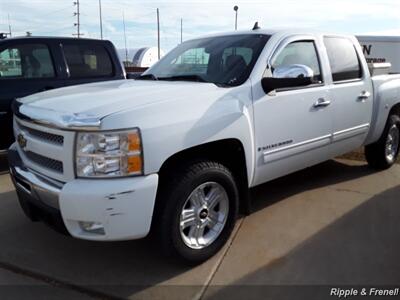2009 Chevrolet Silverado 1500 LT   - Photo 2 - Davenport, IA 52802