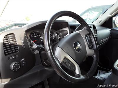 2009 Chevrolet Silverado 1500 LT   - Photo 11 - Davenport, IA 52802