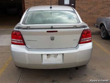 2008 Dodge Avenger SXT   - Photo 3 - Davenport, IA 52802