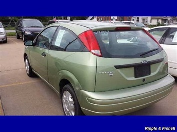 2007 Ford Focus ZX3 S   - Photo 3 - Davenport, IA 52802