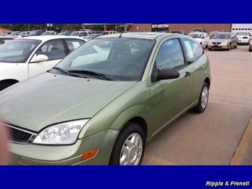 2007 Ford Focus ZX3 S   - Photo 2 - Davenport, IA 52802