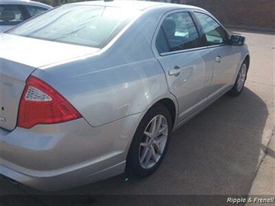 2010 Ford Fusion SEL   - Photo 6 - Davenport, IA 52802