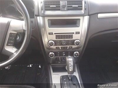 2010 Ford Fusion SEL   - Photo 13 - Davenport, IA 52802