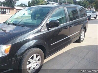 2010 Chrysler Town & Country Touring   - Photo 3 - Davenport, IA 52802