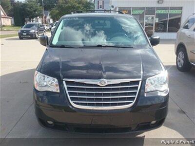 2010 Chrysler Town & Country Touring   - Photo 1 - Davenport, IA 52802