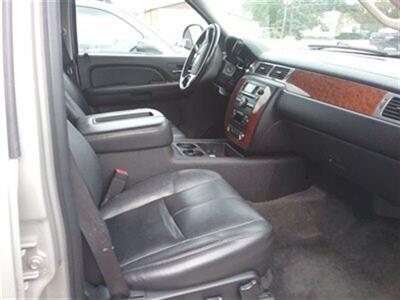 2008 Chevrolet Suburban LT 1500   - Photo 11 - Davenport, IA 52802