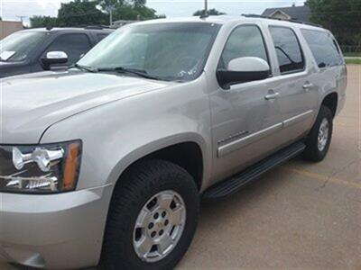 2008 Chevrolet Suburban LT 1500   - Photo 3 - Davenport, IA 52802