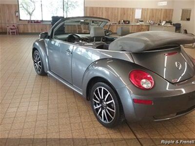 2006 Volkswagen Beetle 2.5   - Photo 7 - Davenport, IA 52802