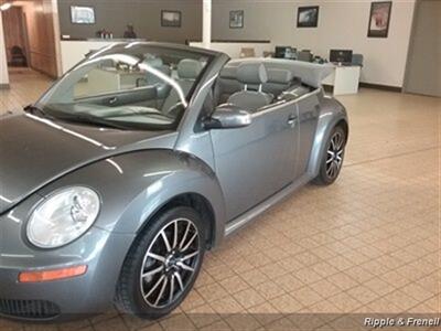 2006 Volkswagen Beetle 2.5   - Photo 3 - Davenport, IA 52802