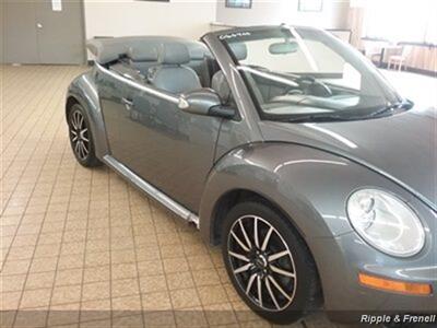 2006 Volkswagen Beetle 2.5   - Photo 4 - Davenport, IA 52802