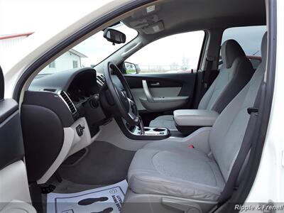 2008 GMC Acadia SLE-1   - Photo 4 - De Witt, IA 52742