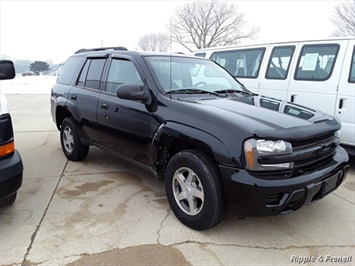 2004 Chevrolet Trailblazer LT   - Photo 10 - Davenport, IA 52802