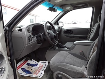 2004 Chevrolet Trailblazer LT   - Photo 14 - Davenport, IA 52802