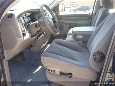 2004 Dodge Ram 1500 ST   - Photo 8 - Davenport, IA 52802