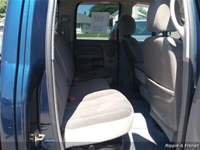 2004 Dodge Ram 1500 ST   - Photo 11 - Davenport, IA 52802