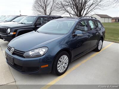 2010 Volkswagen Jetta SportWagen S   - Photo 3 - Davenport, IA 52802