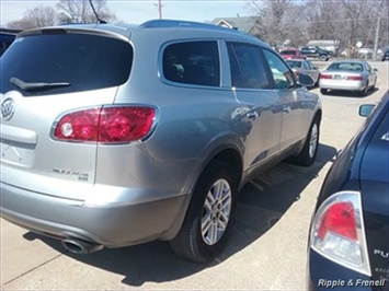 2008 Buick Enclave CX   - Photo 6 - Davenport, IA 52802