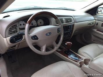 2003 Ford Taurus SEL Deluxe   - Photo 2 - Davenport, IA 52802