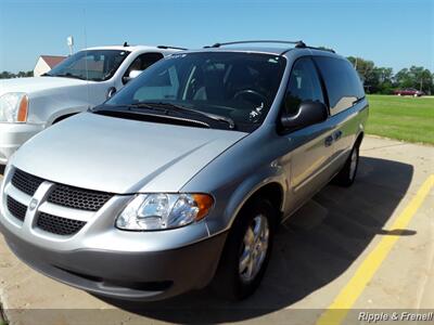 2005 Dodge Grand Caravan SXT   - Photo 3 - Davenport, IA 52802