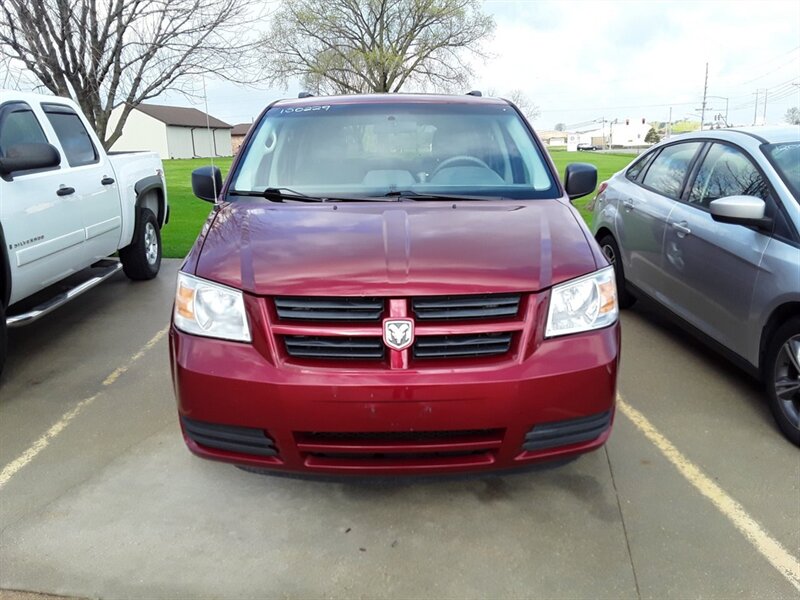 2010 Dodge Grand Caravan Hero   - Photo 1 - De Witt, IA 52742