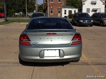 2004 Dodge Stratus SXT   - Photo 4 - Davenport, IA 52802