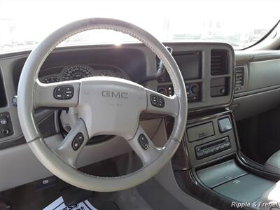 2006 GMC Yukon Denali   - Photo 5 - Silvis, IL 61282