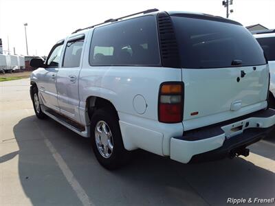 2006 GMC Yukon Denali   - Photo 10 - Silvis, IL 61282