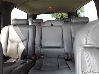 2006 GMC Yukon Denali   - Photo 6 - Silvis, IL 61282