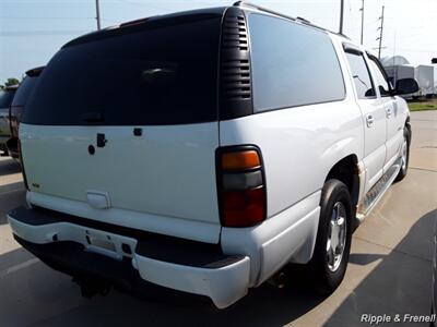 2006 GMC Yukon Denali   - Photo 12 - Silvis, IL 61282