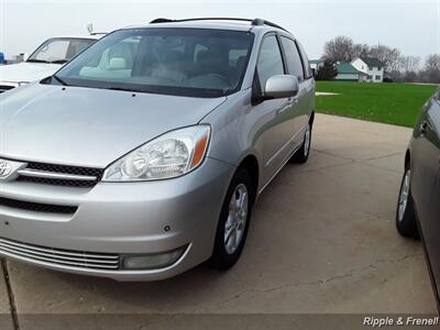 2004 Toyota Sienna XLE 7 Passenger   - Photo 3 - Davenport, IA 52802