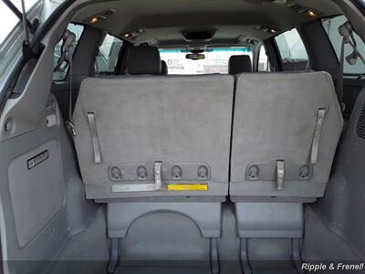 2004 Toyota Sienna XLE 7 Passenger   - Photo 11 - Davenport, IA 52802