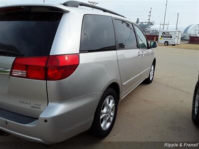 2004 Toyota Sienna XLE 7 Passenger   - Photo 6 - Davenport, IA 52802