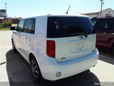 2009 Scion xB   - Photo 7 - Davenport, IA 52802