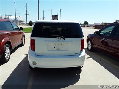 2009 Scion xB   - Photo 8 - Davenport, IA 52802