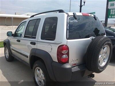 2006 Jeep Liberty Sport Sport 4dr SUV   - Photo 7 - Davenport, IA 52802